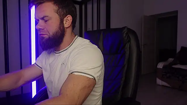 Snapshot of Tommy_Burnz chatting on 11, 1, 2025 Tommy Burnz online show from 11, 1, 2025