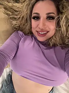 Snapshot of miamellycious chatting on 2, 2, 2025 miamellycious online show from 2, 2, 2025