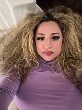 Snapshot of miamellycious chatting on 2, 2, 2025 miamellycious online show from 2, 2, 2025