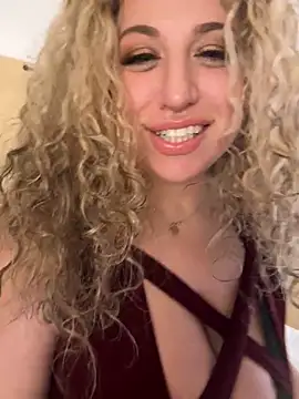 Snapshot of miamellycious chatting on 9, 2, 2025 miamellycious online show from 9, 2, 2025