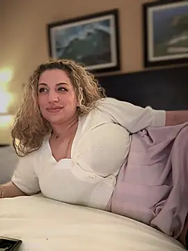 Snapshot of miamellycious chatting on 1, 3, 2025 miamellycious online show from 1, 3, 2025