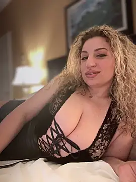 Snapshot of miamellycious chatting on 2, 3, 2025 miamellycious online show from 2, 3, 2025