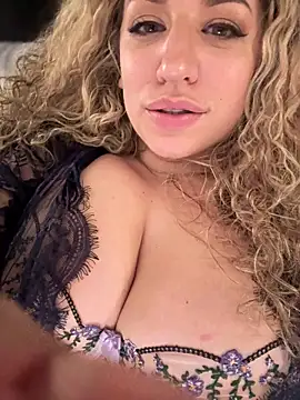 Snapshot of miamellycious chatting on 16, 3, 2025 miamellycious online show from 16, 3, 2025