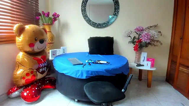 NicoleSantana online show from 28, 3, 2026