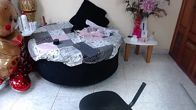 NicoleSantana online show from 10, 7, 2026