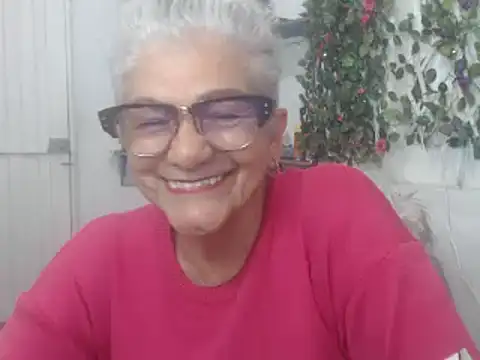 Snapshot of FunnyGrandma chatting on 12, 1, 2025 FunnyGrandma online show from 12, 1, 2025