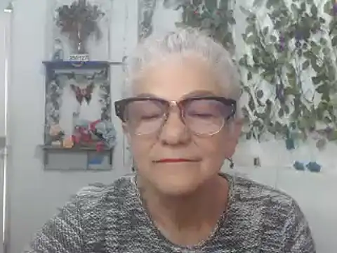 Snapshot of FunnyGrandma chatting on 3, 2, 2025 FunnyGrandma online show from 3, 2, 2025