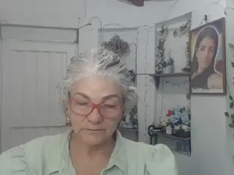 Snapshot of FunnyGrandma chatting on 16, 9, 2025 FunnyGrandma online show from 16, 9, 2025