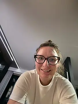 The Snowwhitee online show from 6, 7, 2026