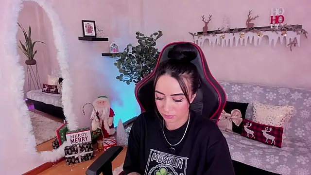 EmmyEvans1 online show from 23, 11, 2025