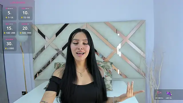 tati saldarriaga online show from 18, 11, 2025