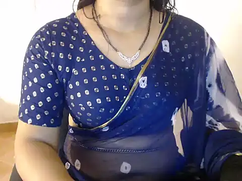 Snapshot of Open_Heart_Lennon chatting on 18, 11, 2025 Open Heart Lennon online show from 18, 11, 2025