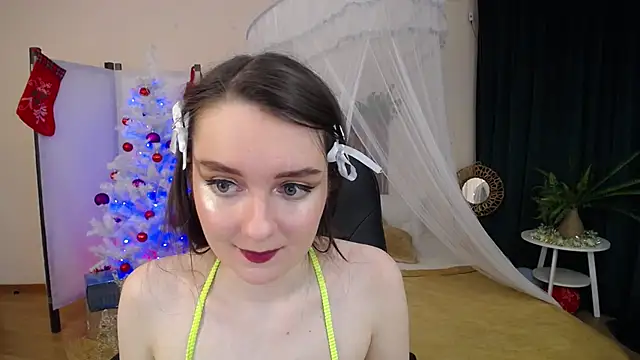 Snapshot of CloudGrace chatting on 12, 1, 2025 CloudGrace online show from 12, 1, 2025