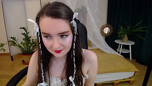 Snapshot of CloudGrace chatting on 18, 1, 2025 CloudGrace online show from 18, 1, 2025