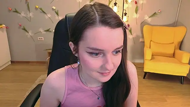 Snapshot of CloudGrace chatting on 7, 7, 2026 CloudGrace online show from 7, 7, 2026