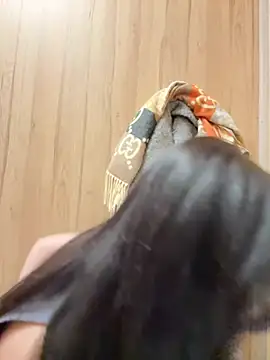 Wet  Bunny online show from 1, 2, 2025