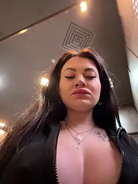 Wet  Bunny online show from 5, 2, 2025