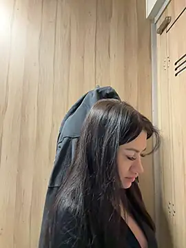 Wet  Bunny online show from 11, 2, 2025