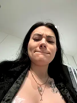 Wet  Bunny online show from 5, 10, 2025