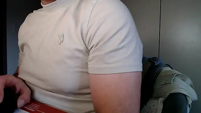 Snapshot of mrbigballs chatting on 8, 5, 2026 mrbigballs online show from 8, 5, 2026