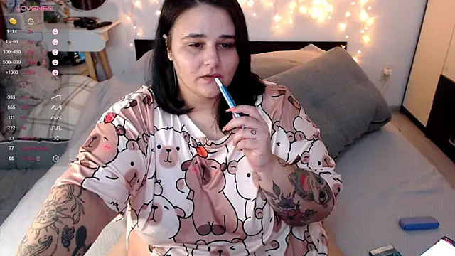 Snapshot of naughtykiss chatting on 19, 9, 2025 naughtykiss online show from 19, 9, 2025