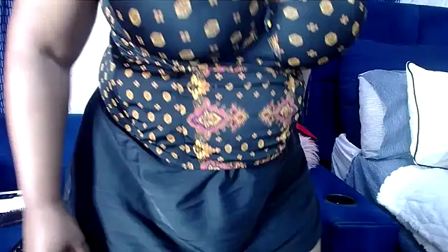 Snapshot of crystalbxx chatting on 24, 11, 2025 crystalbxx online show from 24, 11, 2025