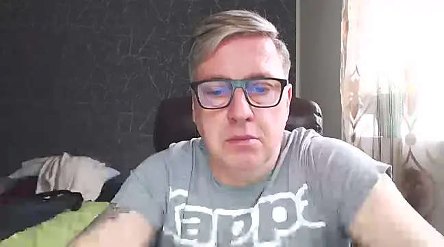 Snapshot of RobertStripX chatting on 3, 2, 2025 RobertStripX online show from 3, 2, 2025