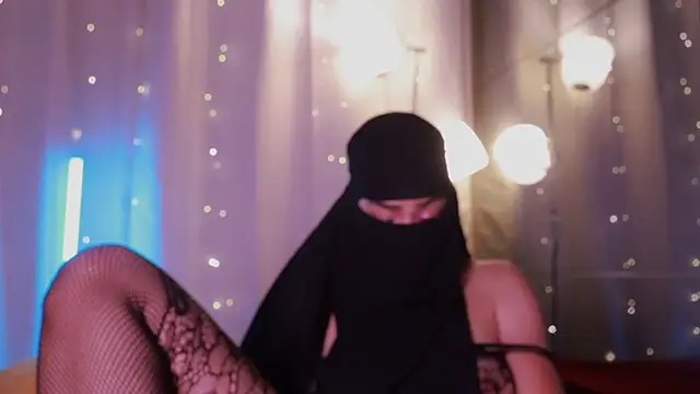 Snapshot of sweet_diazzz chatting on 25, 10, 2025 sweet diazzz online show from 25, 10, 2025