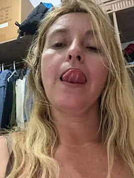 moniquerainx online show from 11, 3, 2026