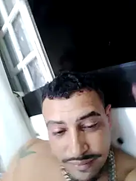 Snapshot of Fadinha-e-Raro chatting on 22, 3, 2025 Fadinha-e-Raro online show from 22, 3, 2025