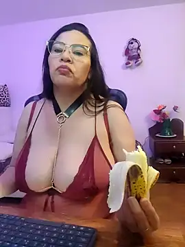 esmeralda milf online show from 10, 3, 2026