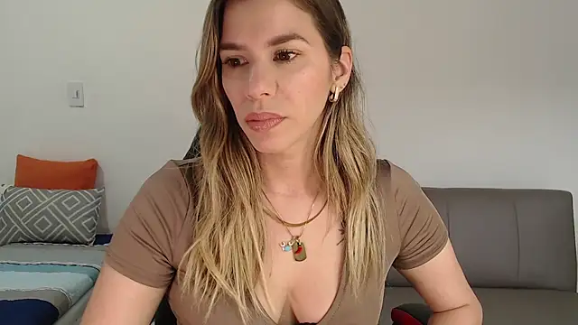 Snapshot of ms_sofia_x chatting on 2, 10, 2025 ms sofia x online show from 2, 10, 2025