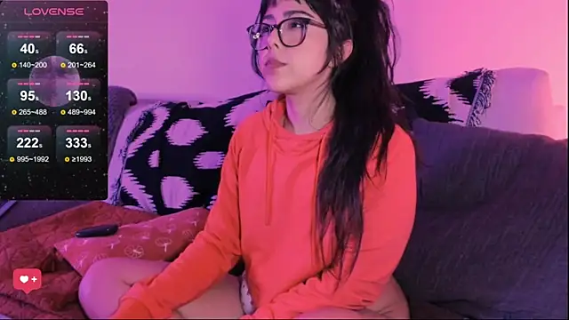 Evie-Luna online show from 8, 3, 2025