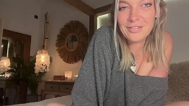 cyberchickie maria online show from 5, 1, 2025