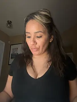 Snapshot of Aw_ThROAt9 chatting on 25, 6, 2026 Aw ThROAt9 online show from 25, 6, 2026