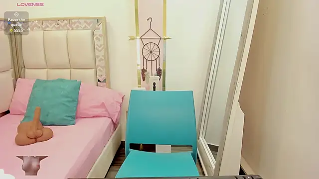 Oriana Davis1 online show from 10, 2, 2025