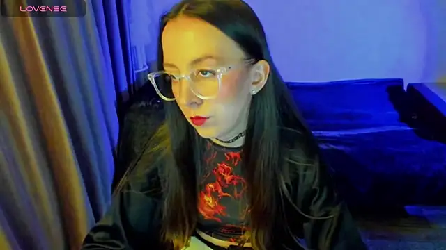Snapshot of CurlySteph chatting on 7, 5, 2026 CurlySteph online show from 7, 5, 2026