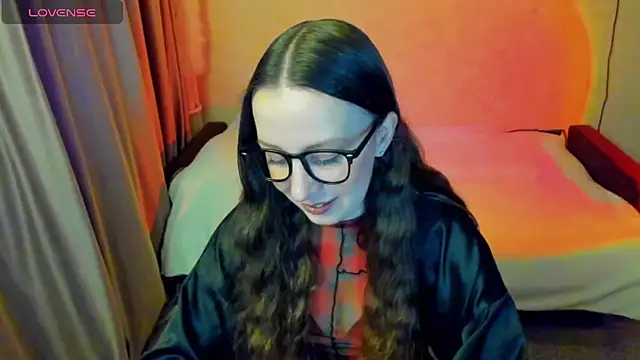Snapshot of CurlySteph chatting on 17, 5, 2026 CurlySteph online show from 17, 5, 2026
