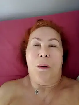 Hottie-Mom online show from 20, 10, 2025