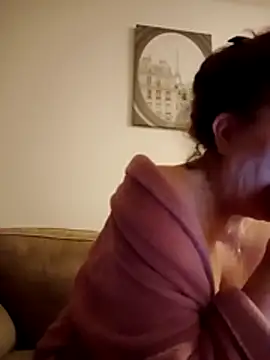 Hottie-Mom online show from 25, 2, 2026