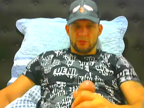 Snapshot of altenori112 chatting on 4, 6, 2026 altenori112 online show from 4, 6, 2026