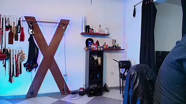 boy n girl online show from 11, 2, 2025