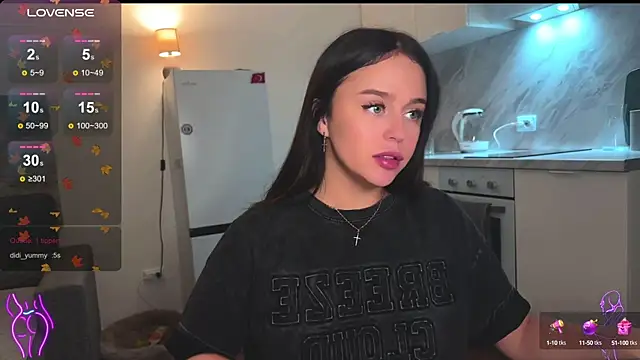 Megan Nilson online show from 18, 12, 2024