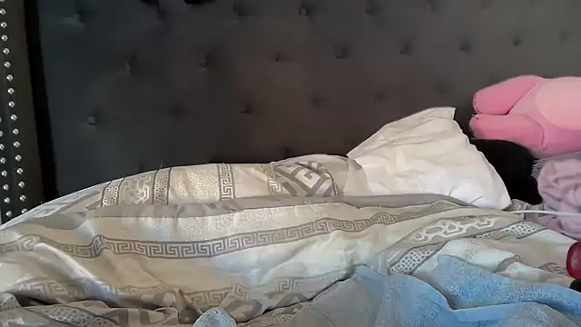 Cum2Charm online show from 14, 4, 2026