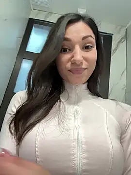  MiaQueen  online show from 4, 2, 2026