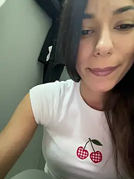  MiaQueen  online show from 18, 4, 2026