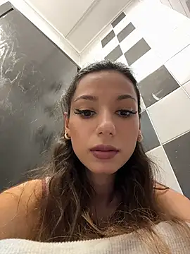 Snapshot of _MiaQueen_ chatting on 24, 6, 2026 MiaQueen online show from 24, 6, 2026