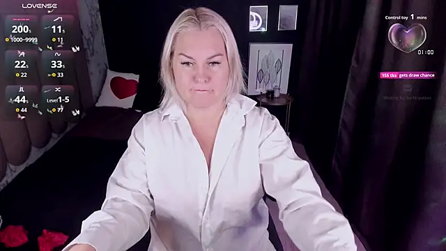 YolandaKiss online show from 14, 10, 2025