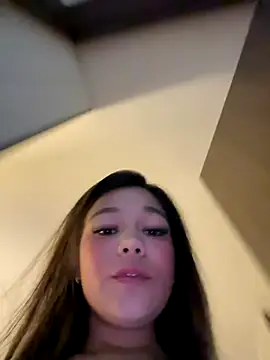 Alyshanon18 online show from 8, 1, 2026