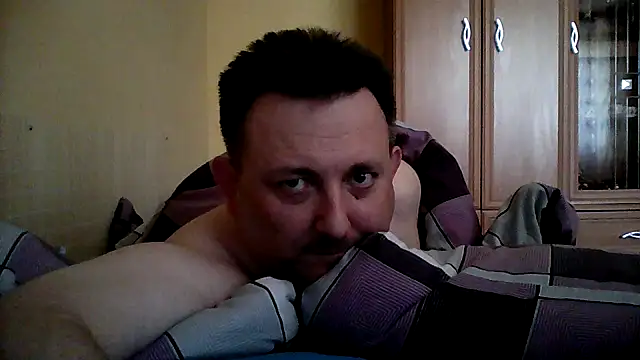 Snapshot of Novy73 chatting on 28, 4, 2026 Novy73 online show from 28, 4, 2026